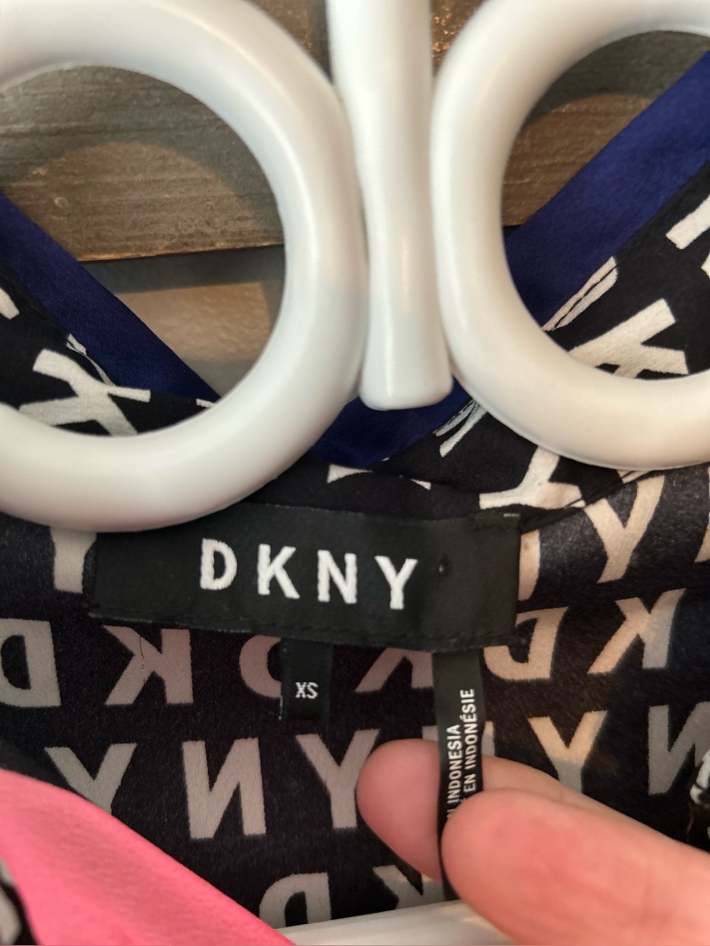 DKNY blouse - Picture 10 of 11